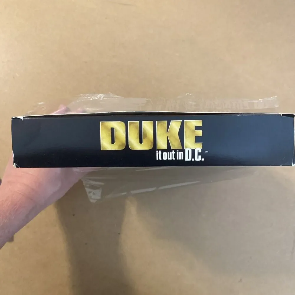 1997 Duke Nukem Duke It Out In DC Expansion PC Game CD-ROM Box Game Manual